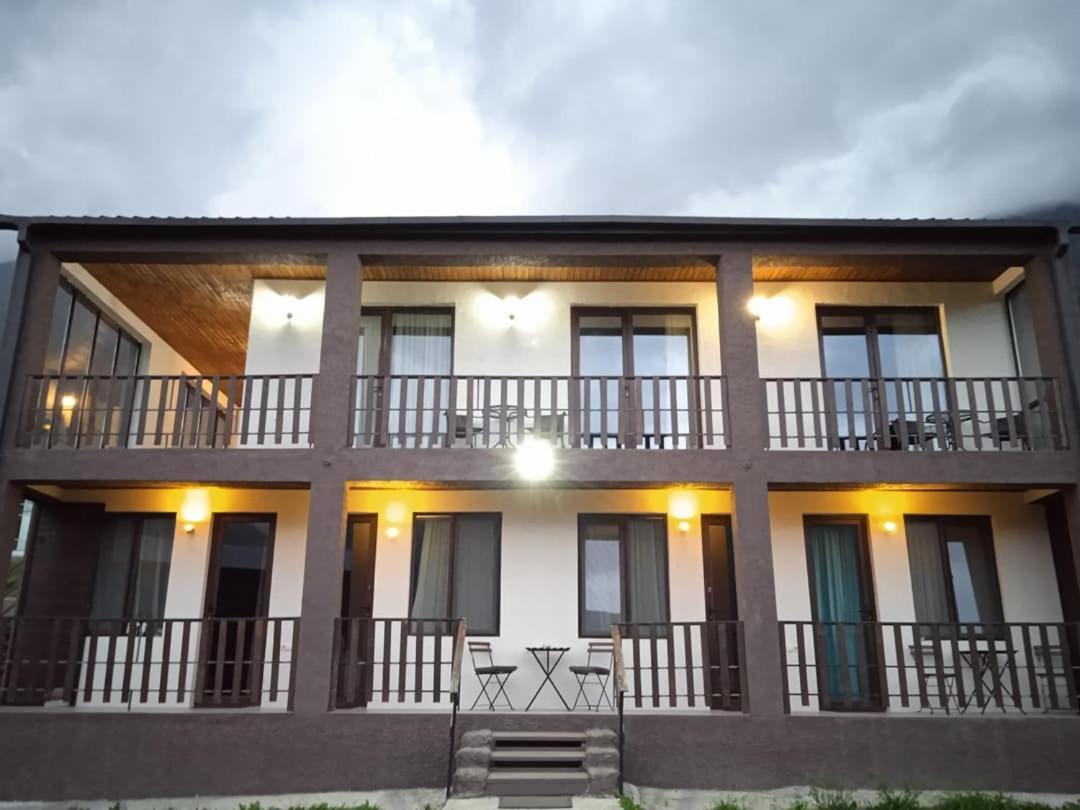 Hotel Elsada Stepancminda Exteriér fotografie