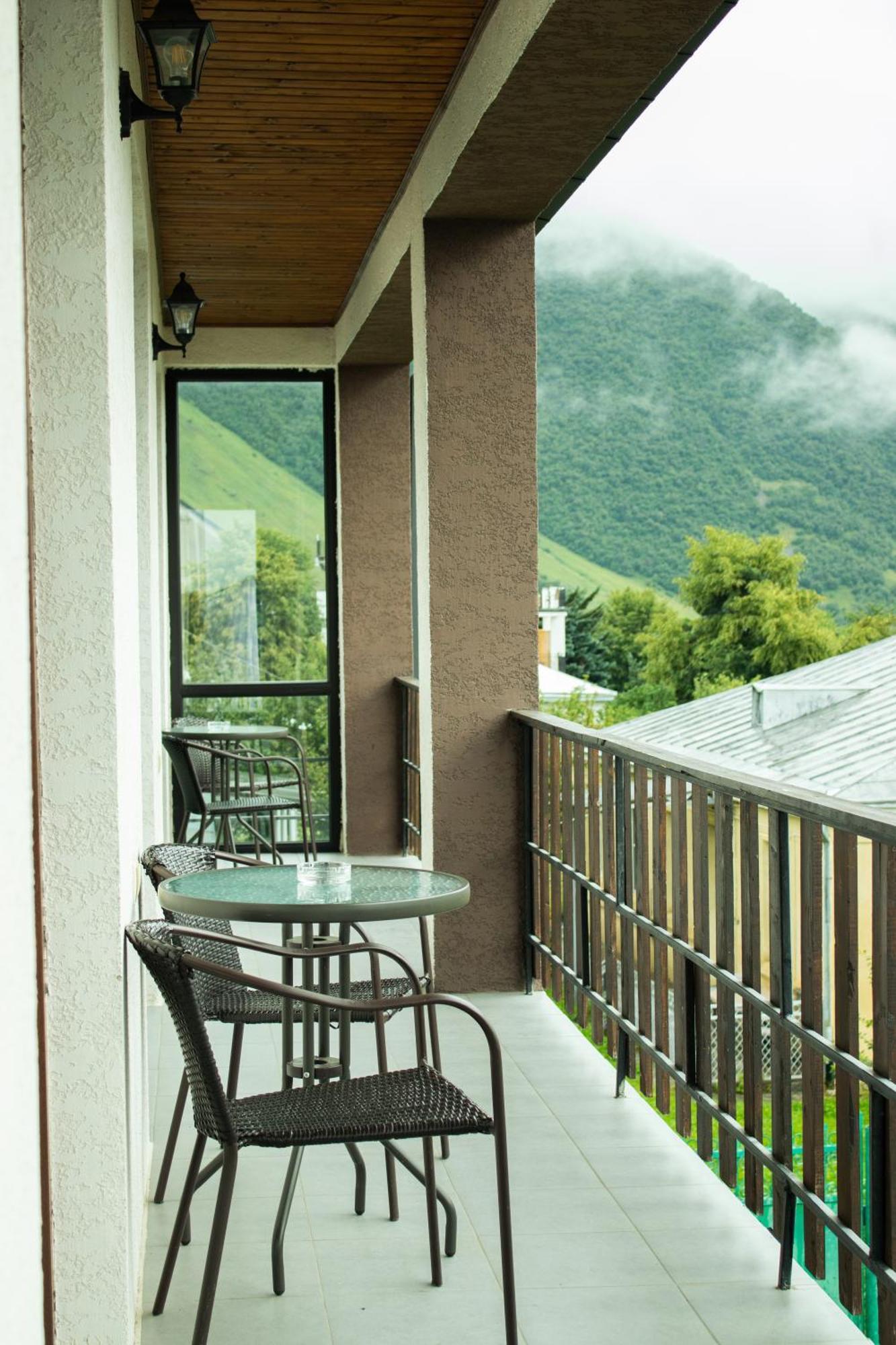 Hotel Elsada Stepancminda Exteriér fotografie